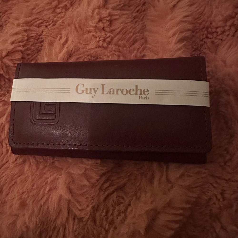 Brand new Guy Laroche Paris leather key case and card holder